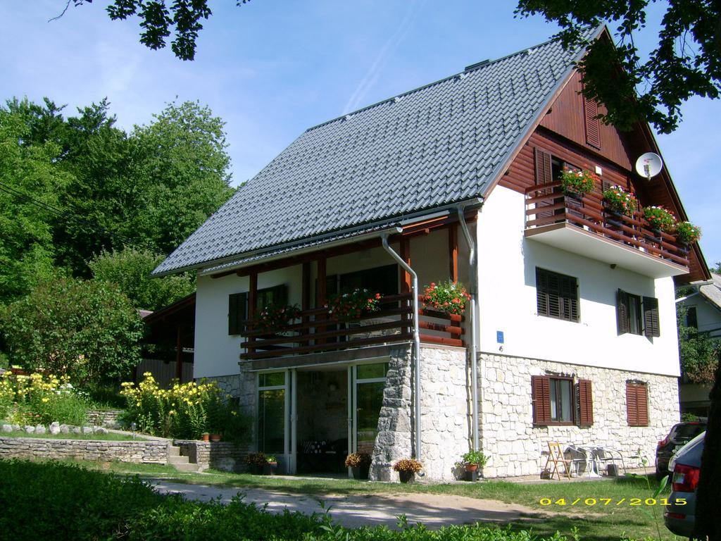 Vila Vuk พลิตวิชกา เยเซรา ภายนอก รูปภาพ